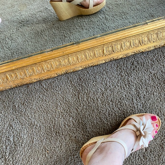 Born Women's Ivory Flower Leather Wedge Ankle Strap Woman Sz. 11 Barbiecore EUC - Picture 4 of 9